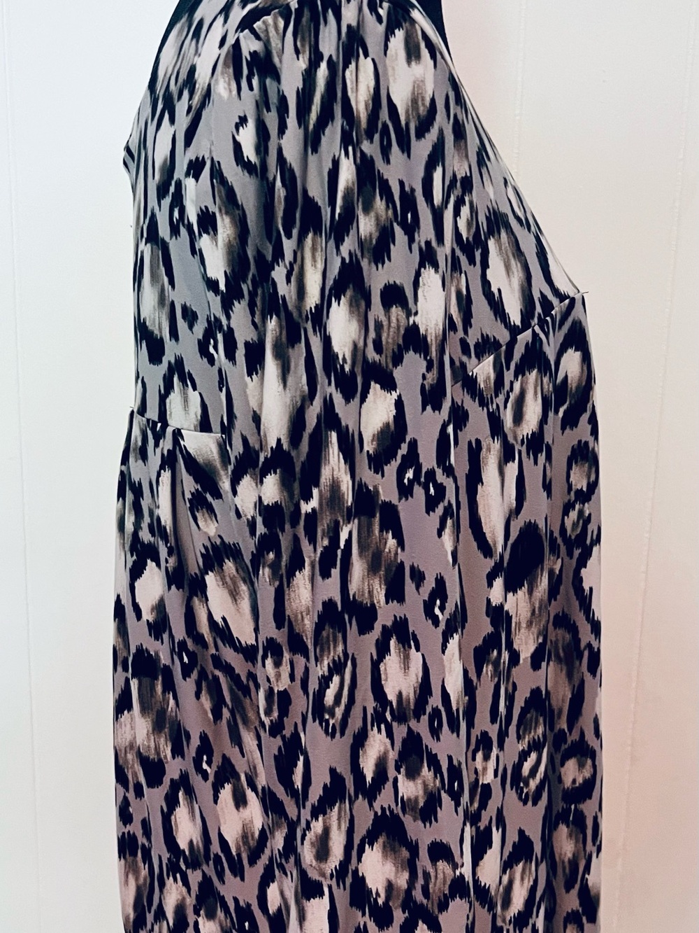 Rafaella Women’s blouse Black & White Leopard Print Square Neck. Size Large. - Picture 5 of 9